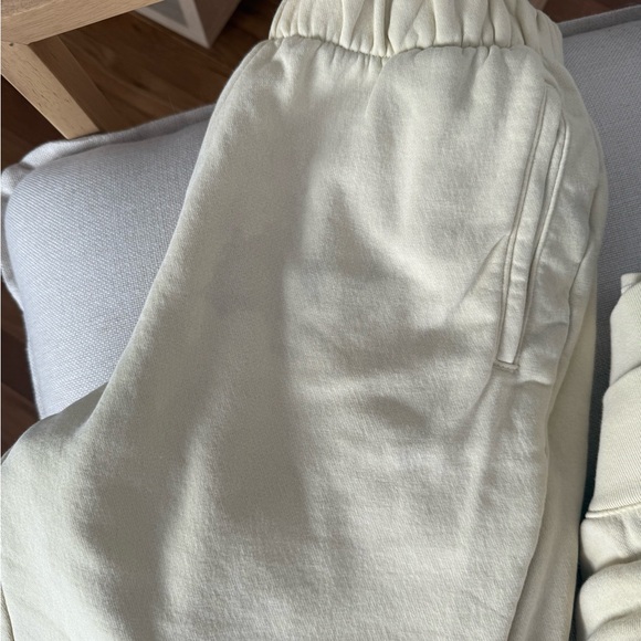 Yellow Gap Sweat Set - Picture 9 of 11